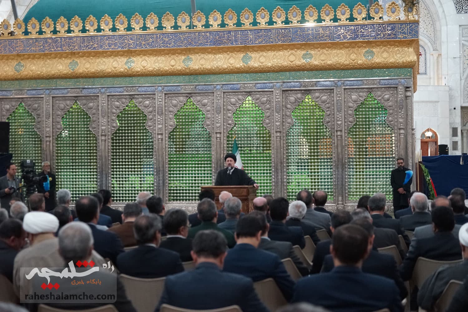حضور نمایندگان مجلس در حرم امام خمینی(ره) +تصاویر — تصویر 30