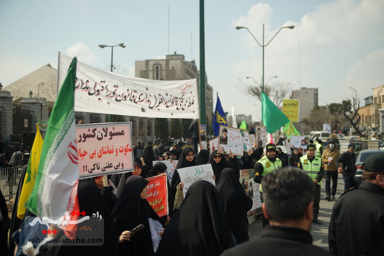 گزارش تصویری از تجمع مردمی امروز حامیان حجاب مقابل مجلس — تصویر 63