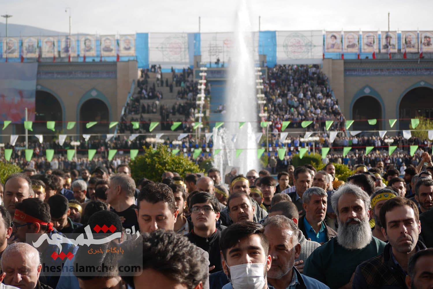 گزارش تصویری اختصاصی راه شلمچه از نماز عید فطر به امامت رهبر انقلاب — تصویر 40