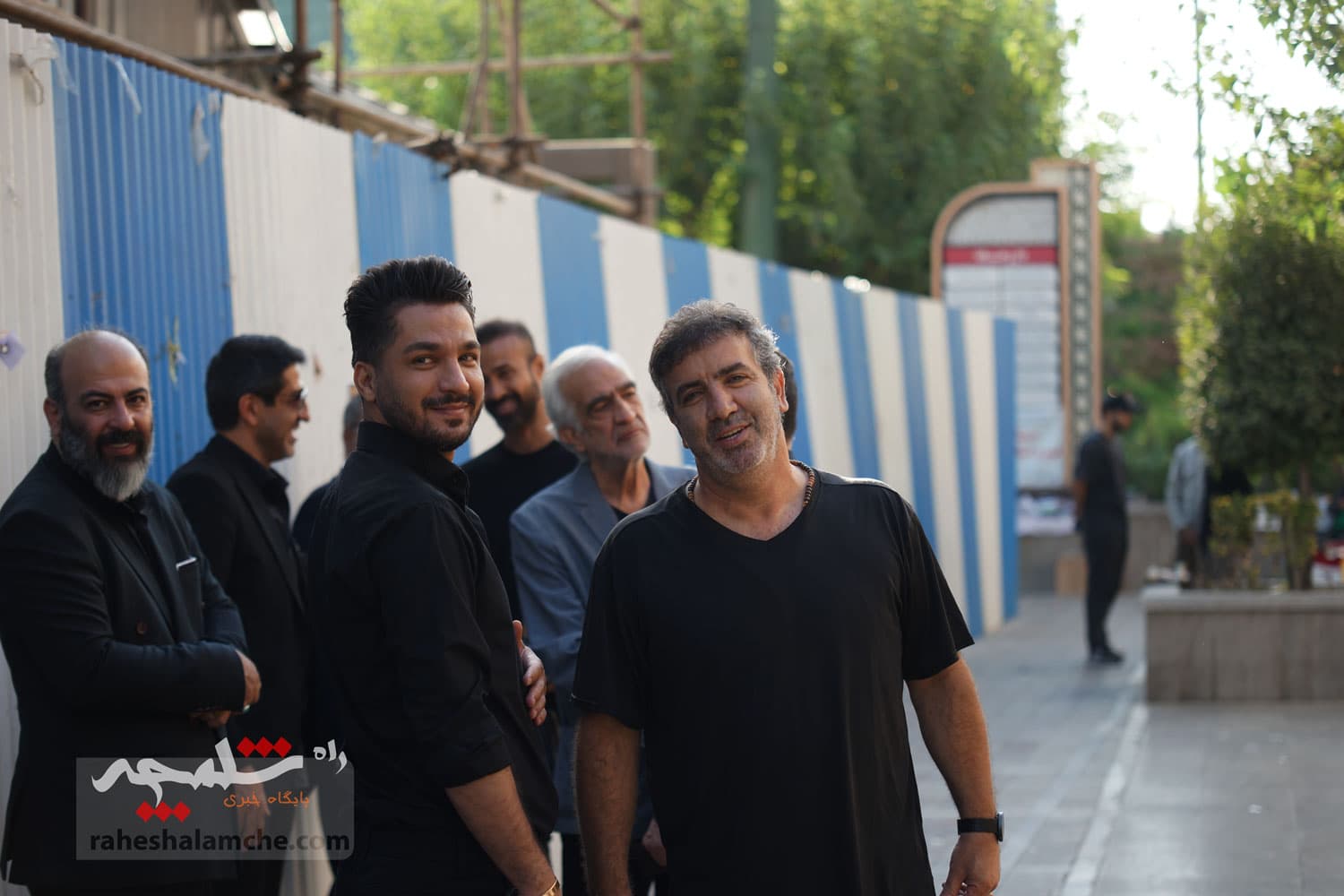 حضور بزرگان فوتبال کشور در ختم پدر خداداد عزیزی +تصاویر(2) — تصویر 91