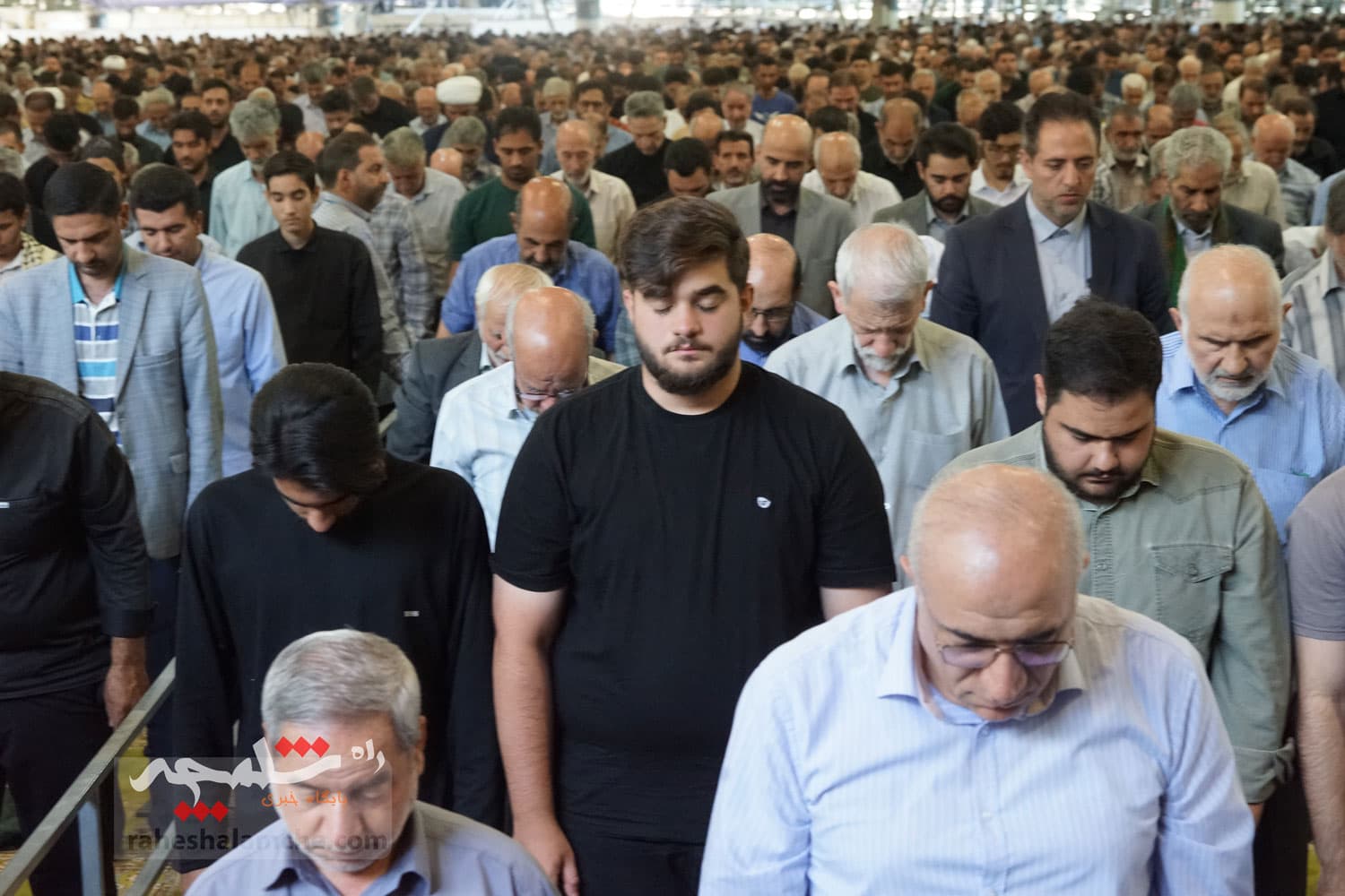 نماز جمعه تهران برگزار شد +تصاویر — تصویر 49