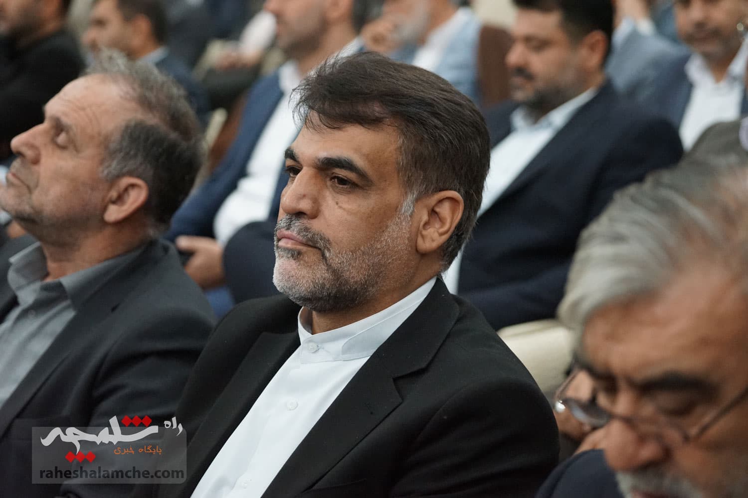 حضور نمایندگان مجلس در حرم امام خمینی(ره) +تصاویر — تصویر 33