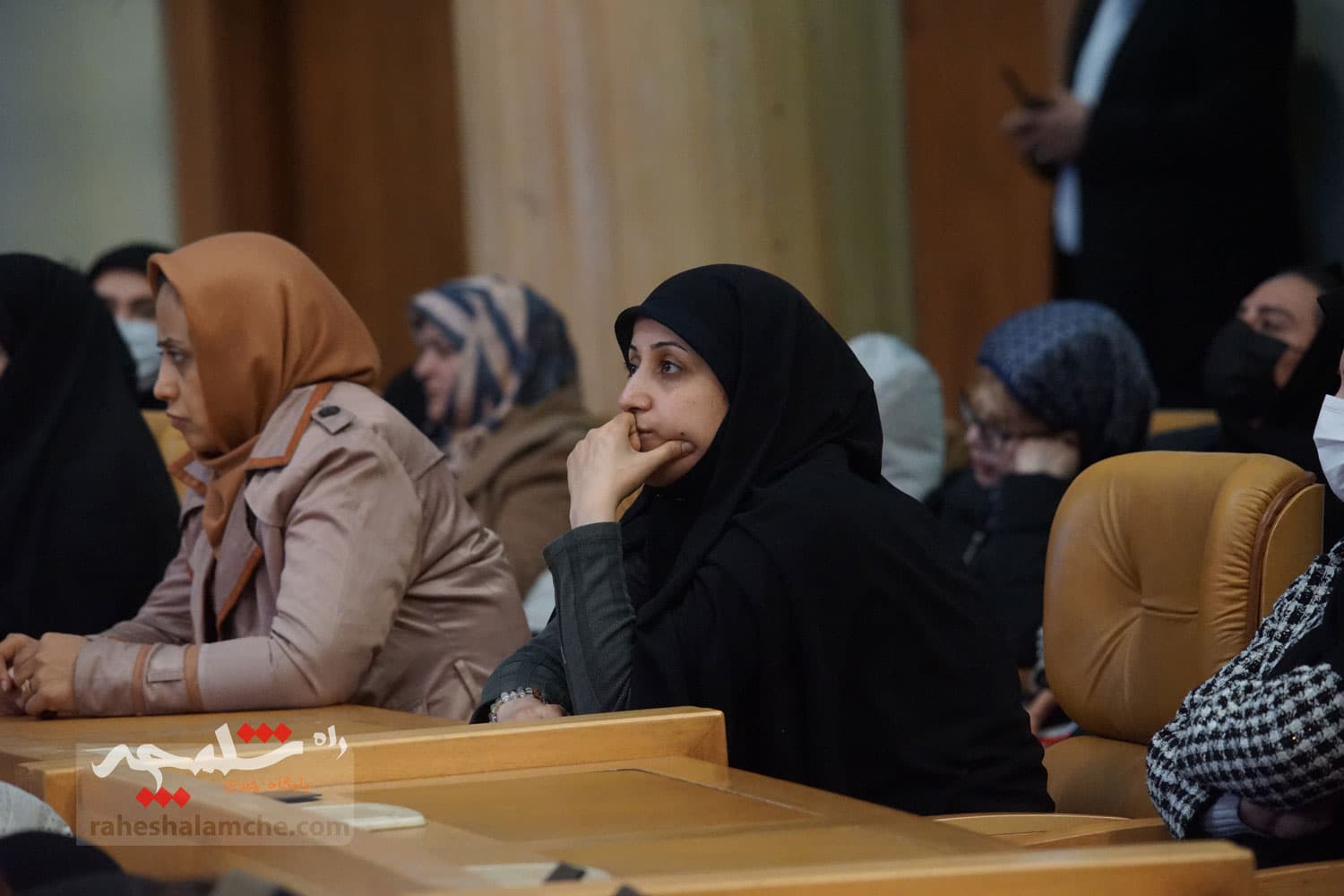 آیین تجلیل از طرحهای برگزیده اشتغال آفرین در کمیته امداد با حضور پزشکیان +تصاویر — تصویر 81