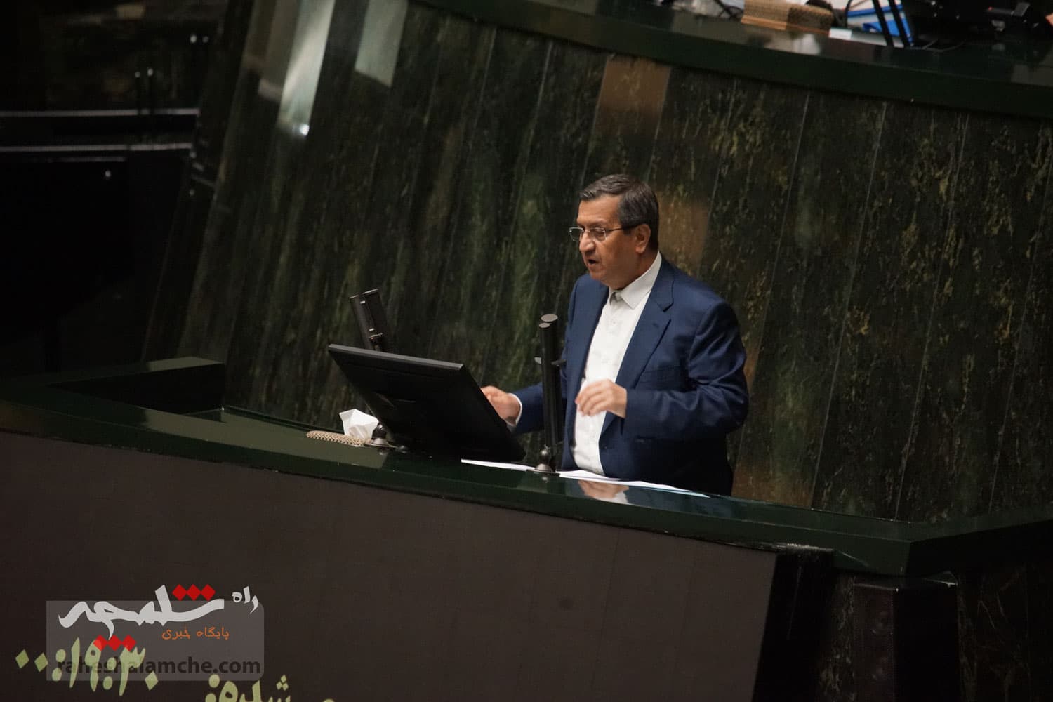 وزیر اقتصاد با 182 رای برکنار شد +تصاویر حاشیهها — تصویر 132
