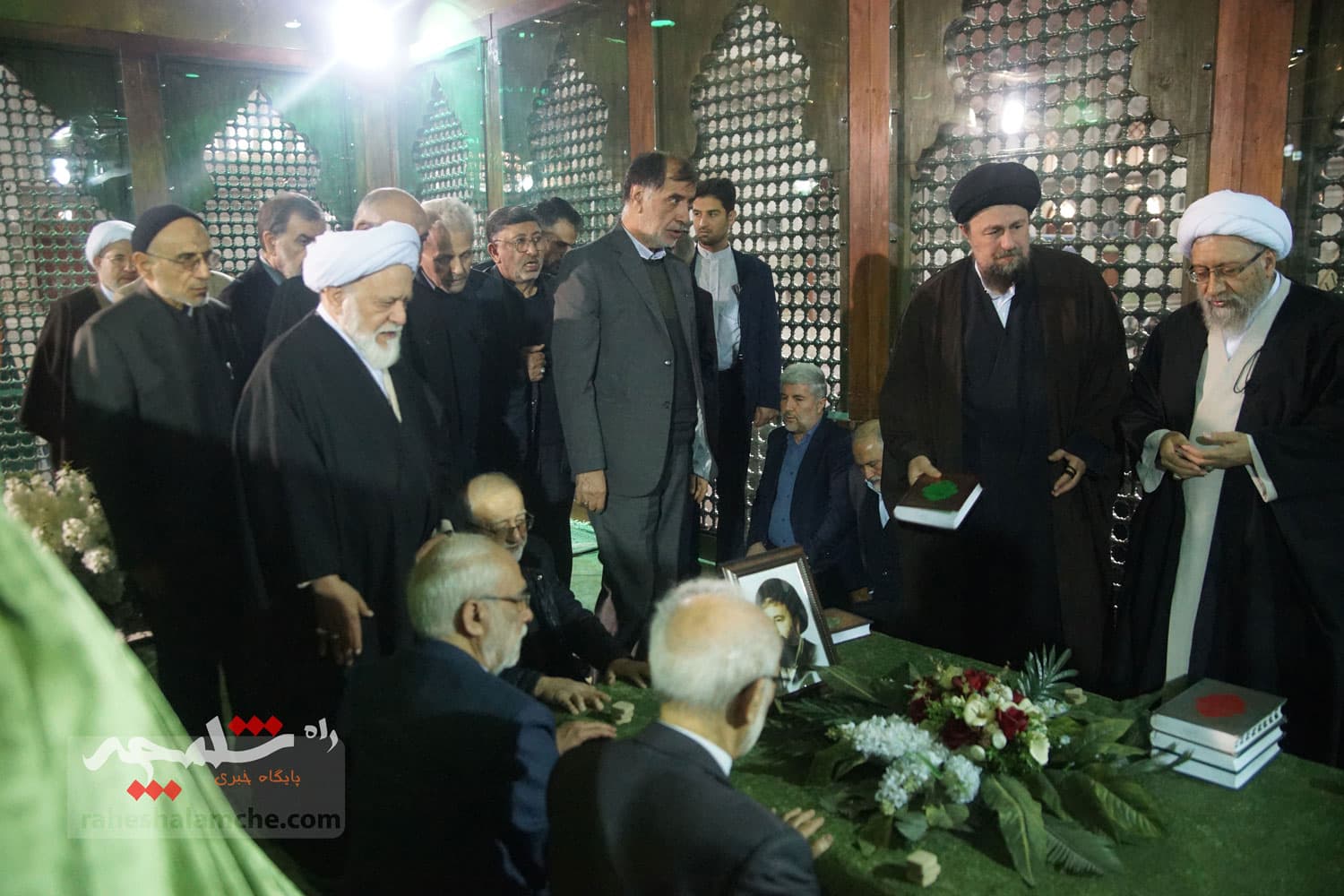 تجدید میثاق اعضای مجمع تشخیص با آرمانهای امام راحل +تصاویر — تصویر 13