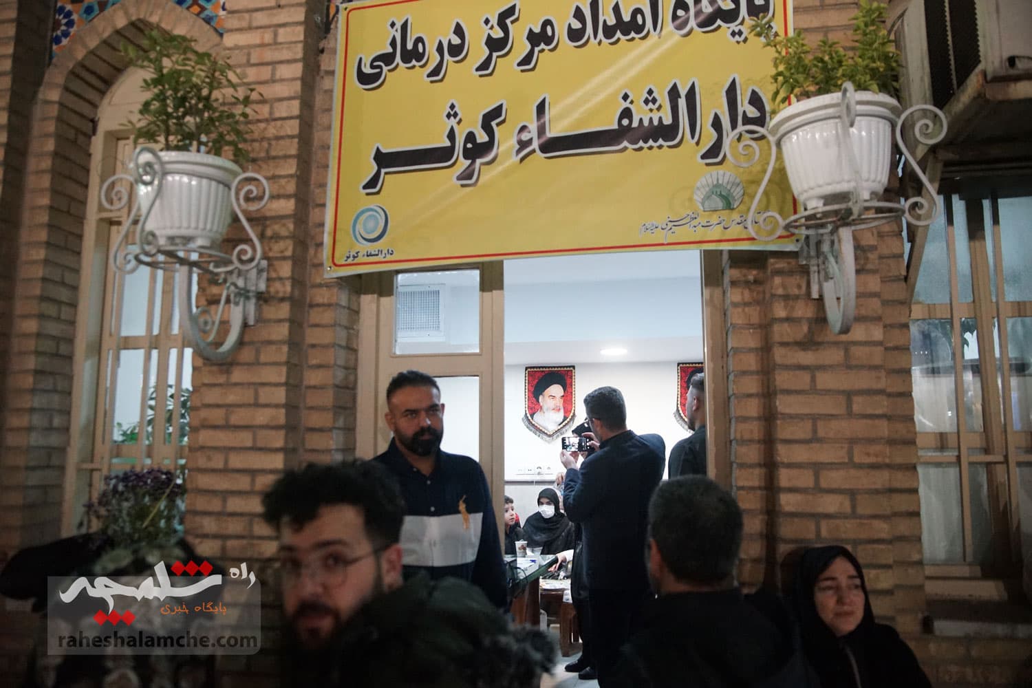 طنین نجوای «الهی العفو» دومین شب قدر در حرم عبدالعظیم حسنی(ع) +تصاویر — تصویر 60