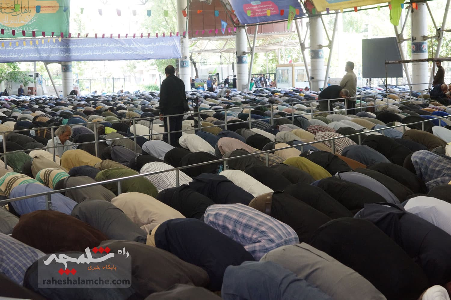 نماز جمعه تهران برگزار شد +تصاویر — تصویر 48
