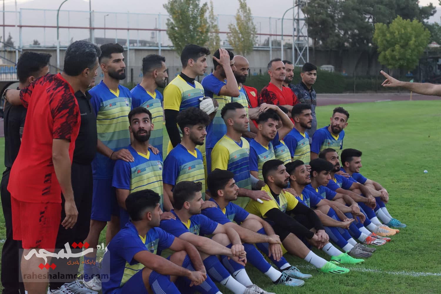 اردوی تیم فوتبال نفت و گاز گچساران با داریوش یزدی +تصاویر — تصویر 59