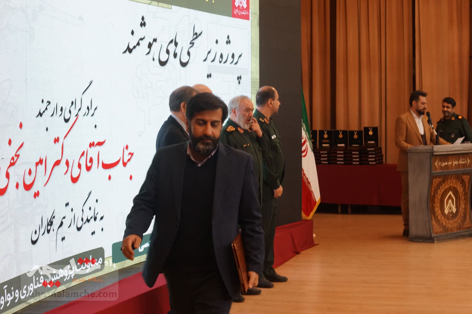 تجلیل از منتخبان جشنواره پژوهشی و فناوری در دانشگاه جامع امام حسین(ع) +تصاویر — تصویر 42