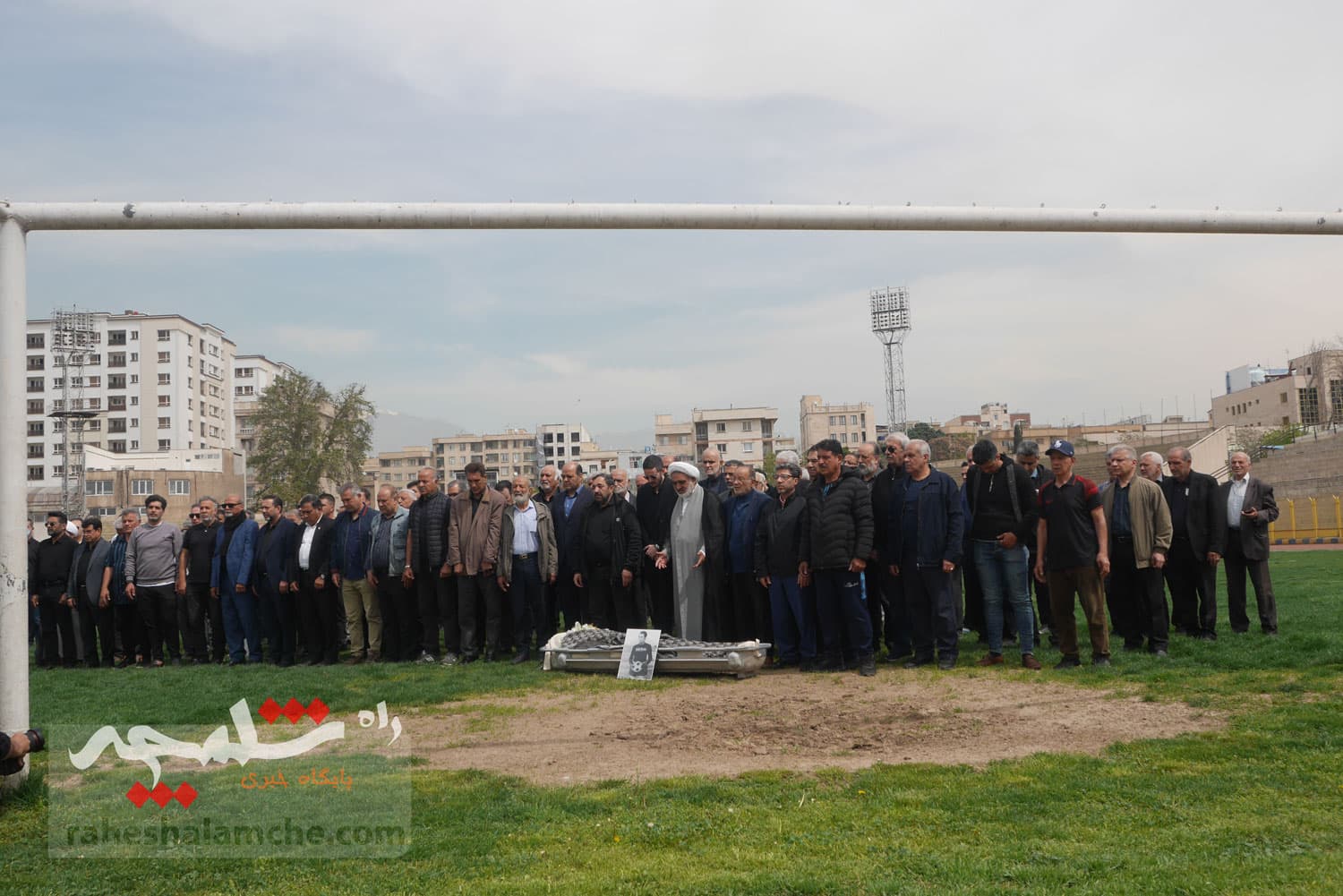 چه کسانی در مراسم تشییع پیکر «عمو ظلی» حضور دارشتند +تصاویر — تصویر 114