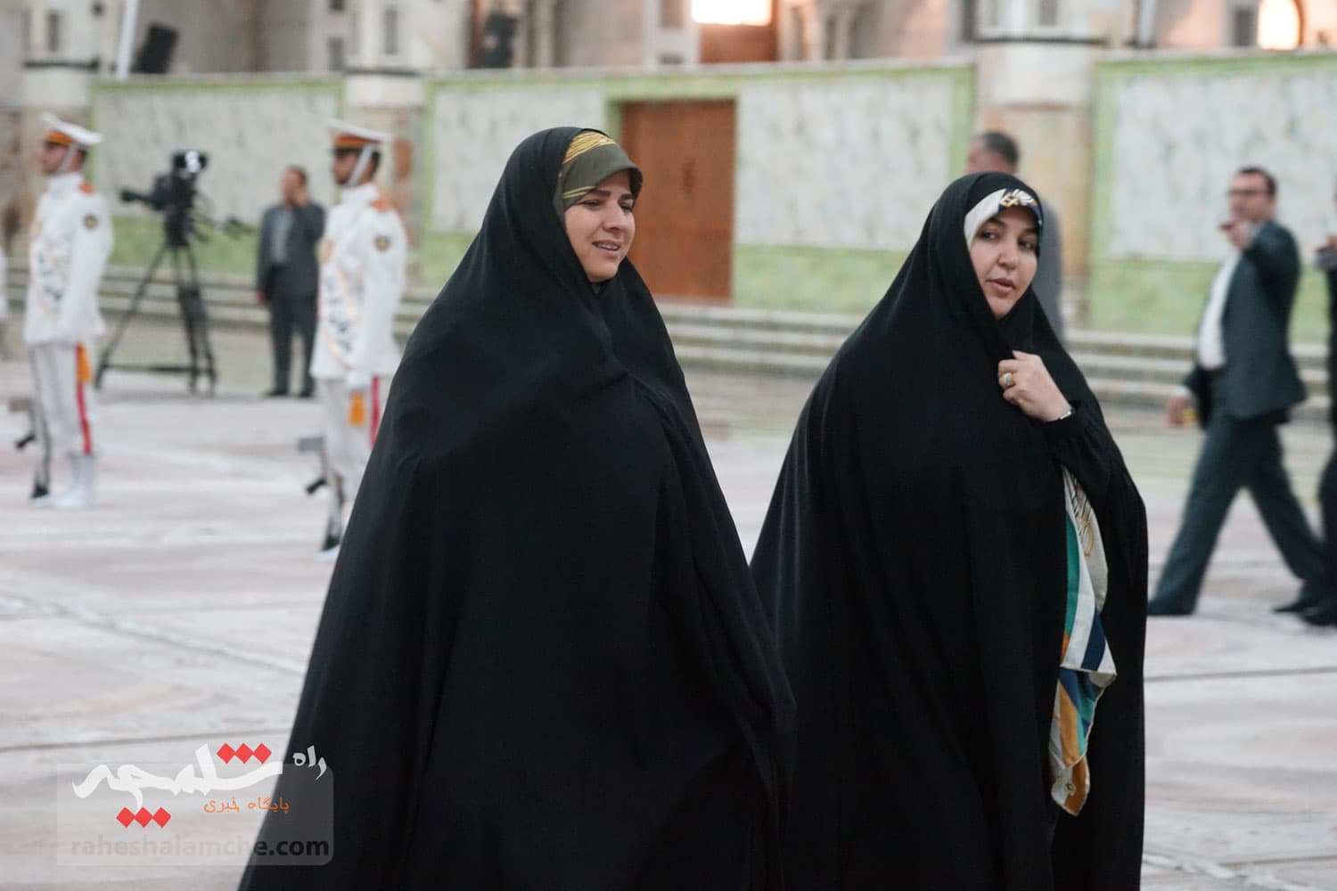 حضور نمایندگان مجلس در حرم امام خمینی(ره) +تصاویر — تصویر 8