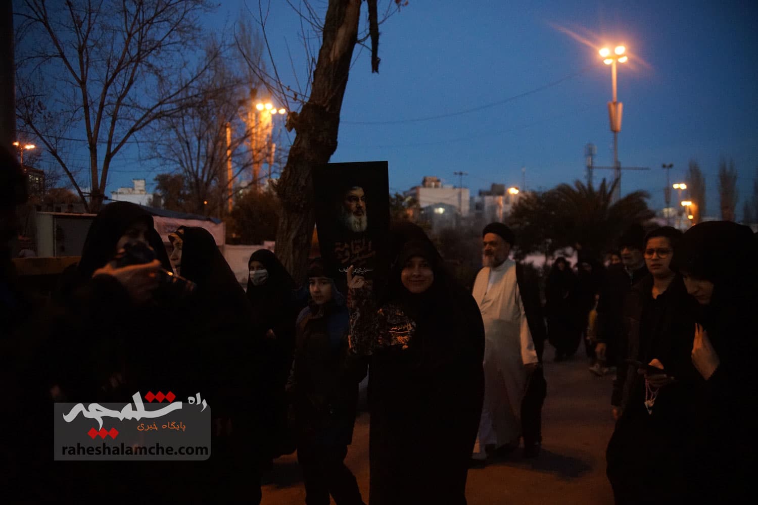 مراسم گرامیداشت شهید سیدحسن نصرالله در مصلی تهران برگزار شد +تصاویر — تصویر 1