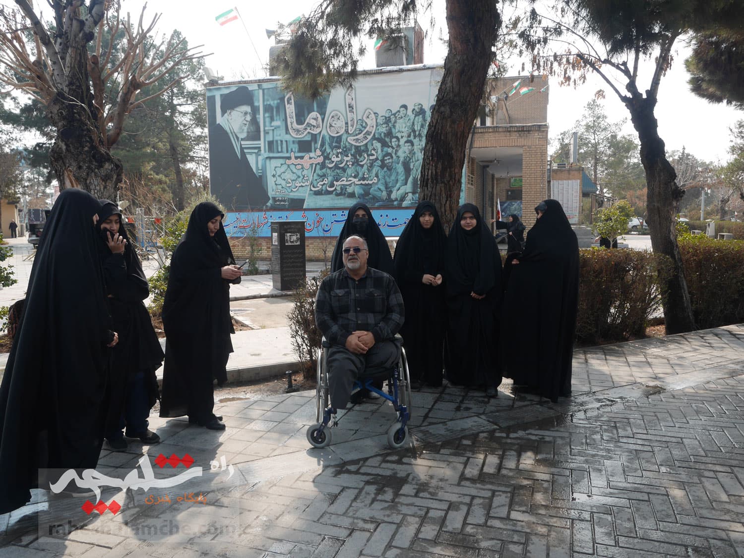 برگزاری مراسم آغاز »هفته شهدا» در بهشت زهرا(س) +تصاویر — تصویر 97