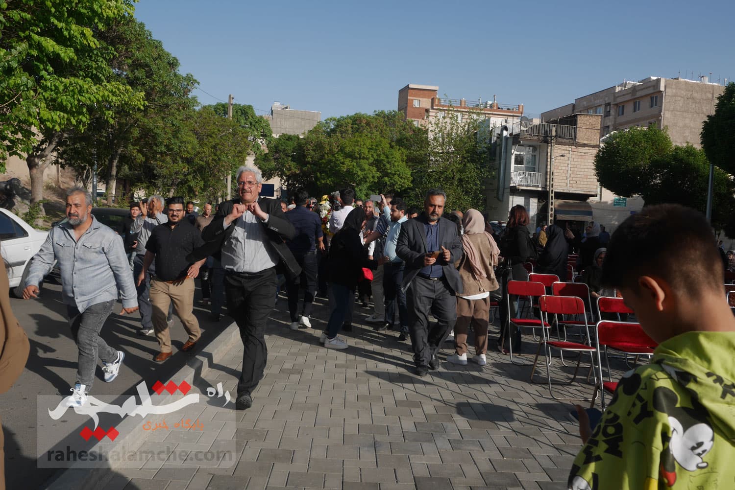 مراسم استقبال از کوهنوردان اورست در چشمهعلی شهر ری +تصاویر — تصویر 8