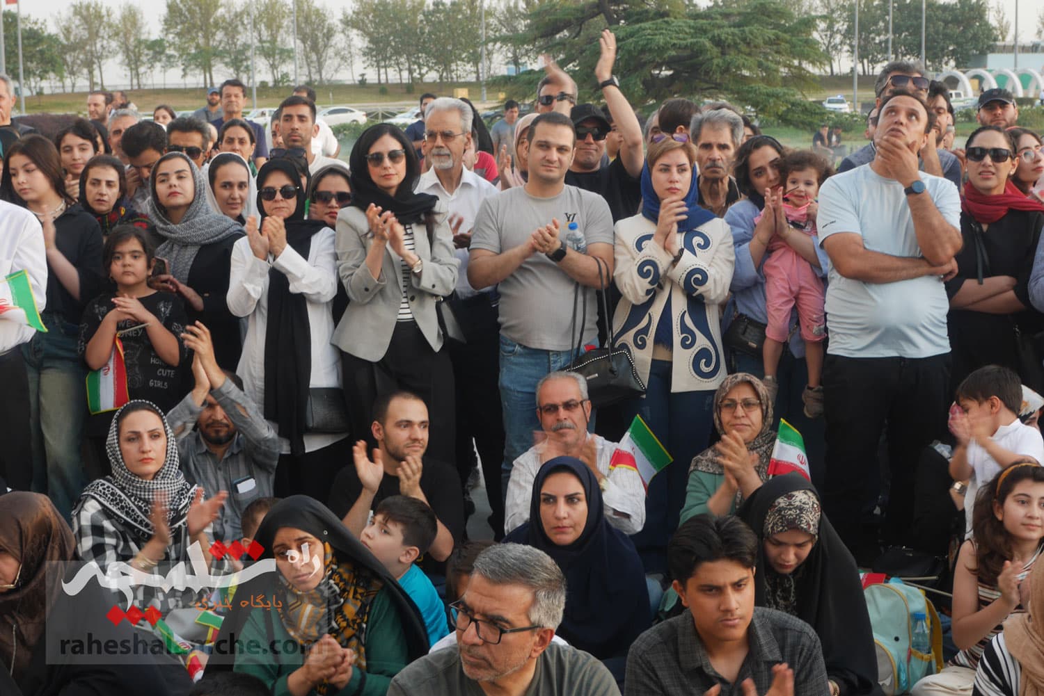 لحظاتی شاد با اجرای ارکستر سمفونیک ایران در میدان آزادی تهران +تصاویر — تصویر 41