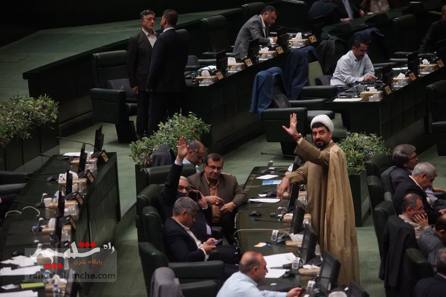 گزارش تصویری کاملا متفاوت از صحن علنی مجلس — تصویر 21