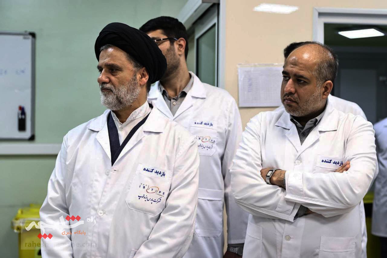 بازدید اعضای کمیسیون اصل نود مجلس از نمایشگاه دستاوردهای صنعت هستهای کشور +تصاویر — تصویر 4