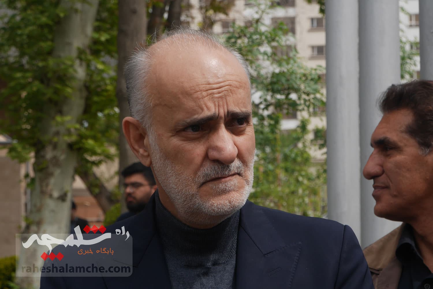 چه کسانی در مراسم تشییع پیکر «عمو ظلی» حضور دارشتند +تصاویر — تصویر 50