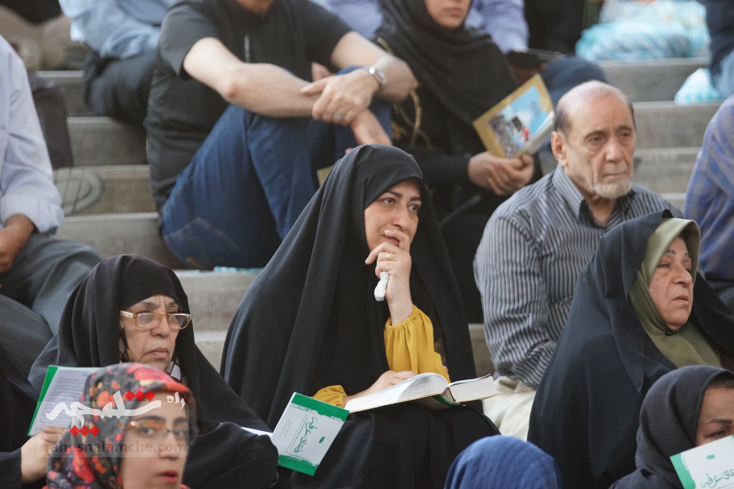 مراسم دعای عرفه در مصلی امام خمینی(ره) برگزار شد +تصاویر — تصویر 68