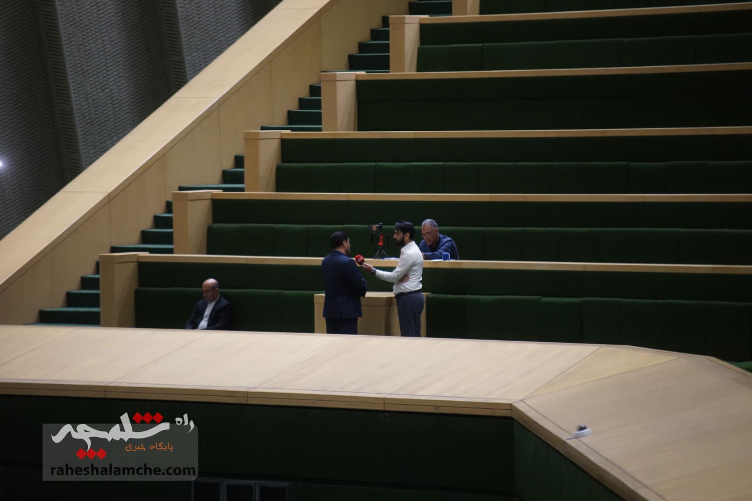 گزارش تصویری کاملا متفاوت از صحن علنی مجلس — تصویر 108