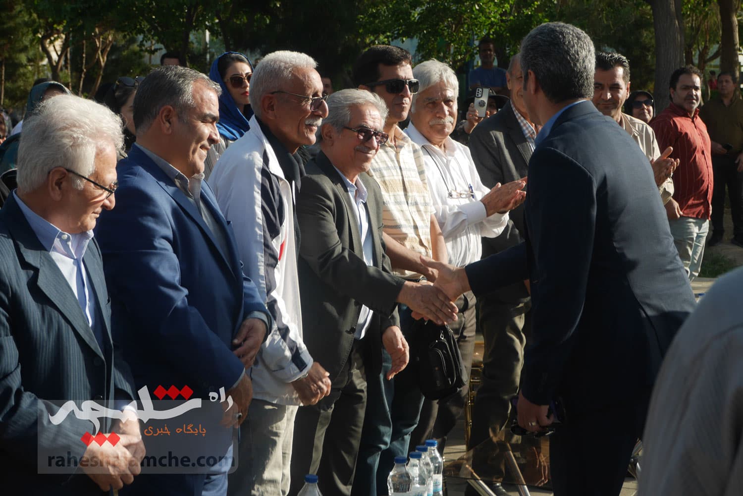 مراسم استقبال از کوهنوردان اورست در چشمهعلی شهر ری +تصاویر — تصویر 4