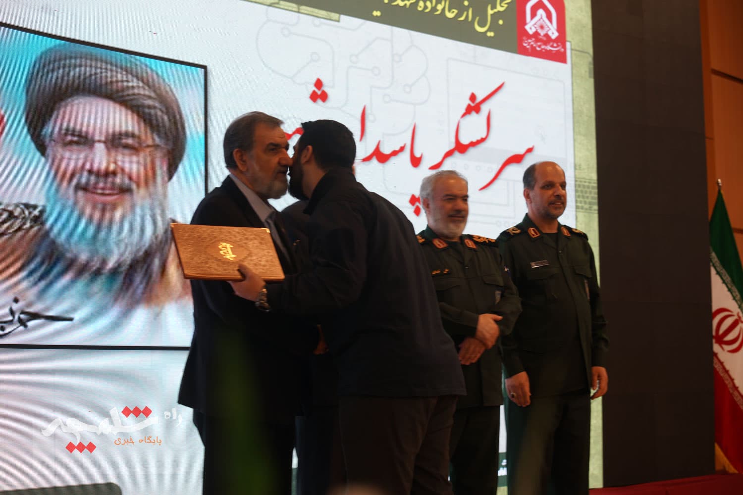 تجلیل از منتخبان جشنواره پژوهشی و فناوری در دانشگاه جامع امام حسین(ع) +تصاویر — تصویر 96