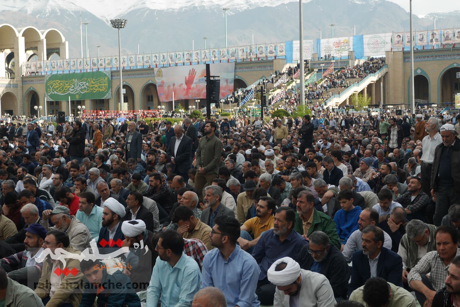 گزارش تصویری اختصاصی راه شلمچه از نماز عید فطر به امامت رهبر انقلاب — تصویر 46