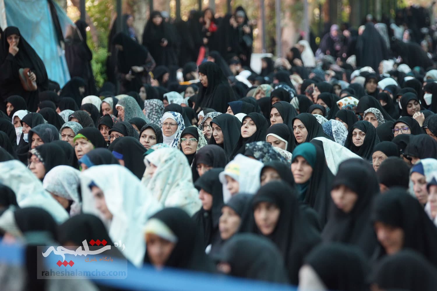 نماز جمعه تهران برگزار شد +تصاویر — تصویر 30