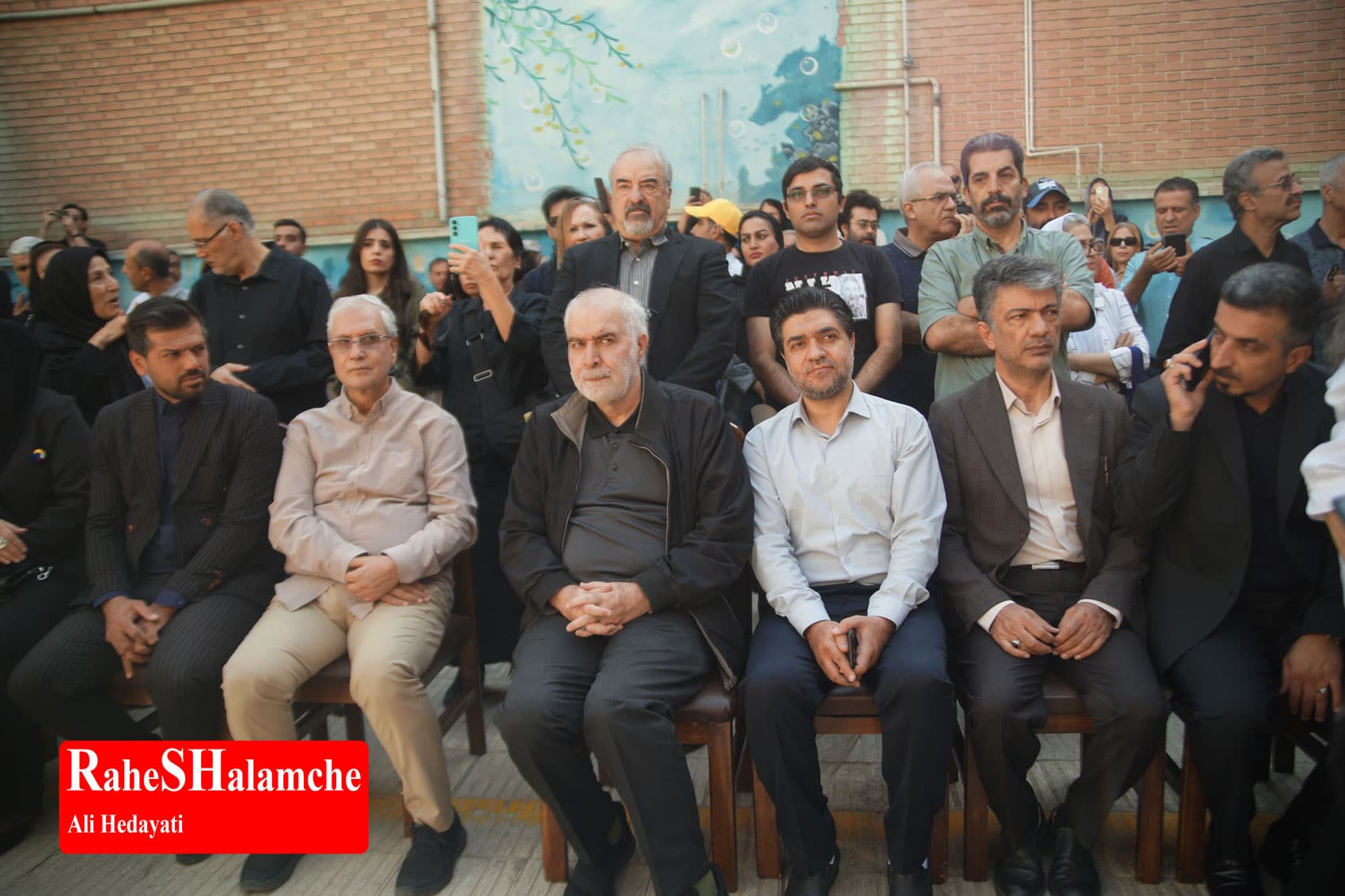 پیکر ثمین باغچهبان تشییع شد +تصاویر — تصویر 29