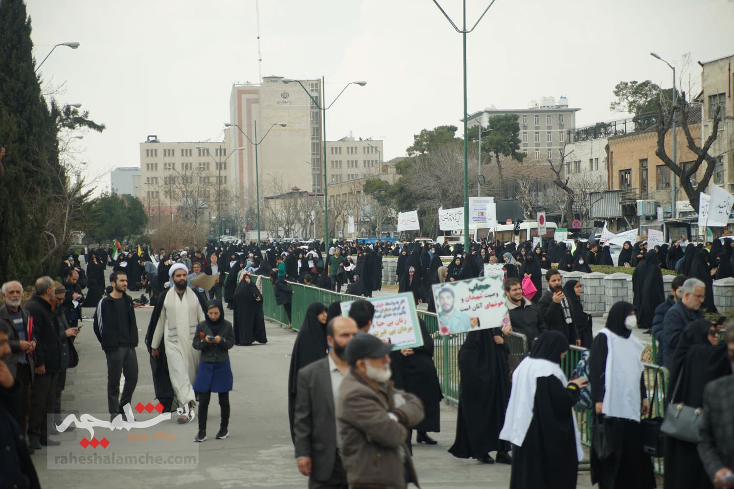 گزارش تصویری از تجمع مردمی امروز حامیان حجاب مقابل مجلس — تصویر 66