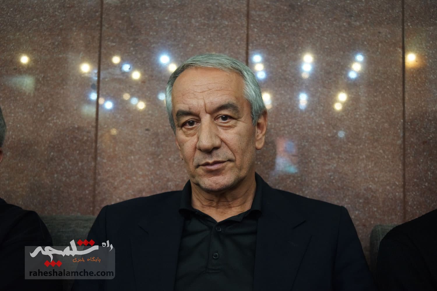 حضور بزرگان فوتبال کشور در ختم پدر خداداد عزیزی +تصاویر(2) — تصویر 47
