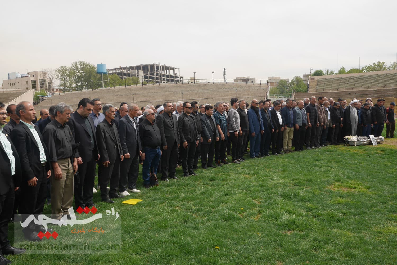 چه کسانی در مراسم تشییع پیکر «عمو ظلی» حضور دارشتند +تصاویر — تصویر 124