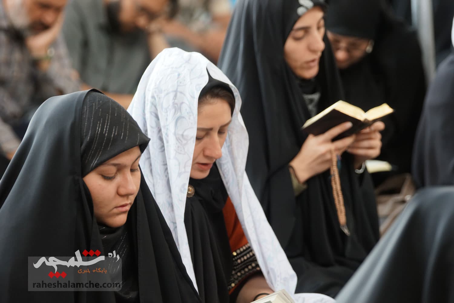 مراسم دعای عرفه در مصلی امام خمینی(ره) برگزار شد +تصاویر — تصویر 13