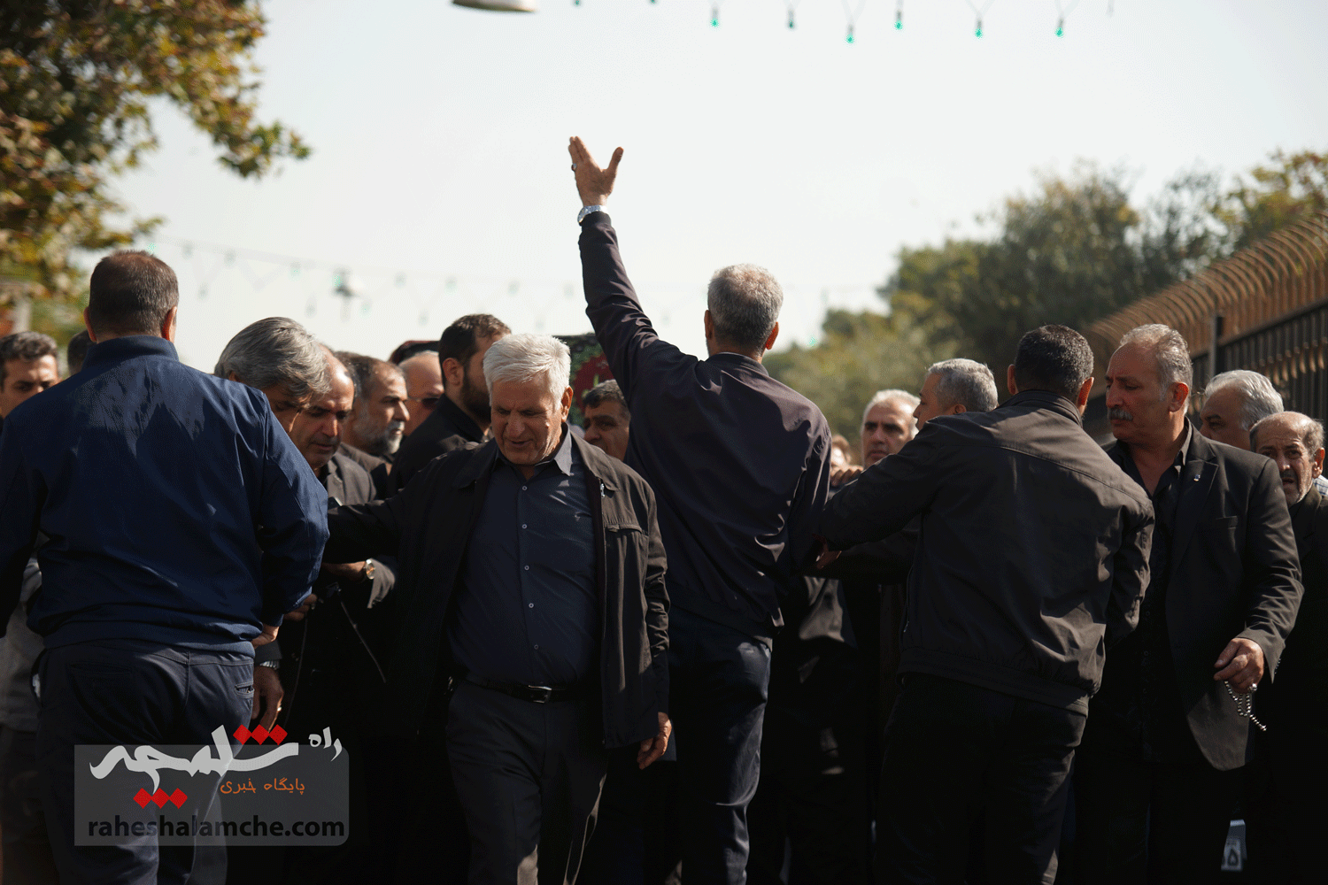پیکر علیاکبر سفیدگران تشییع شد +تصاویر — تصویر 107