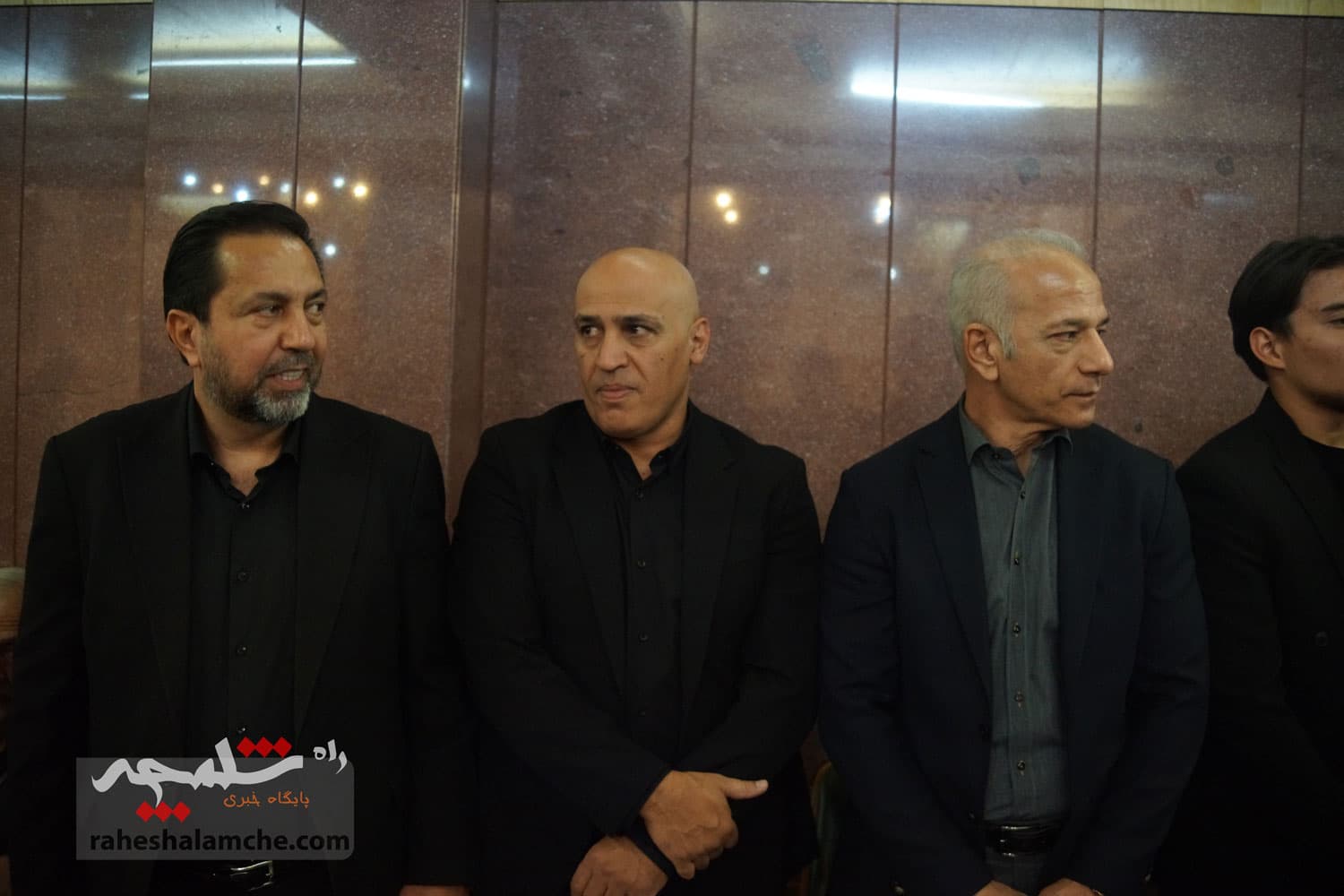 حضور بزرگان فوتبال کشور در ختم پدر خداداد عزیزی +تصاویر(2) — تصویر 43