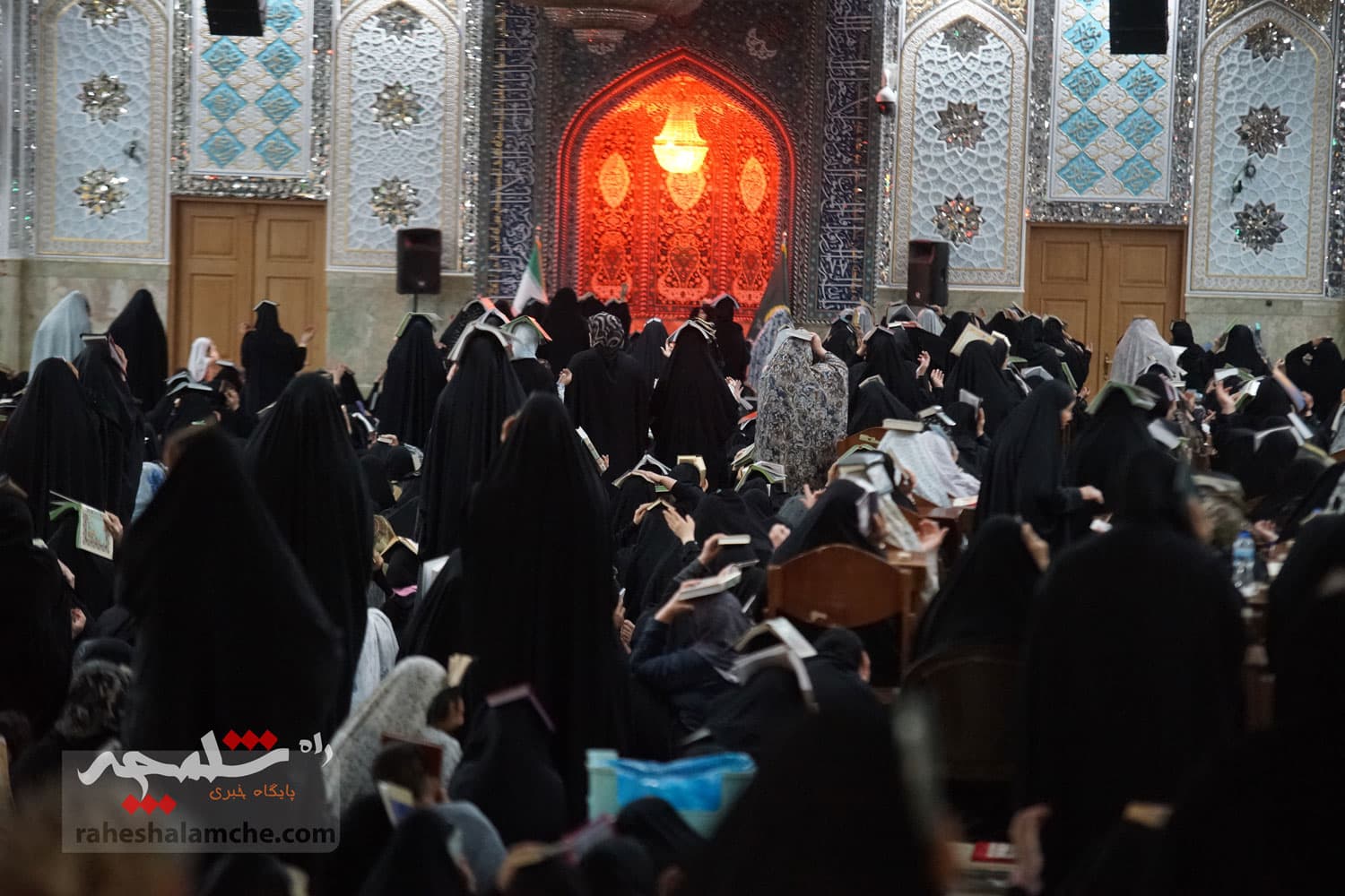 طنین نجوای «الهی العفو» دومین شب قدر در حرم عبدالعظیم حسنی(ع) +تصاویر — تصویر 79