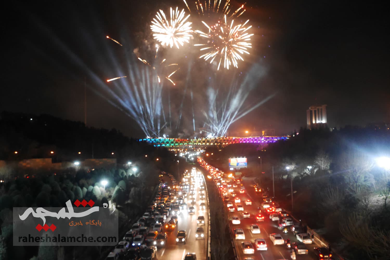 مراسم بزرگترین نورافشانی کشور در پل طبیعت برگزار شد +تصاویر — تصویر 42