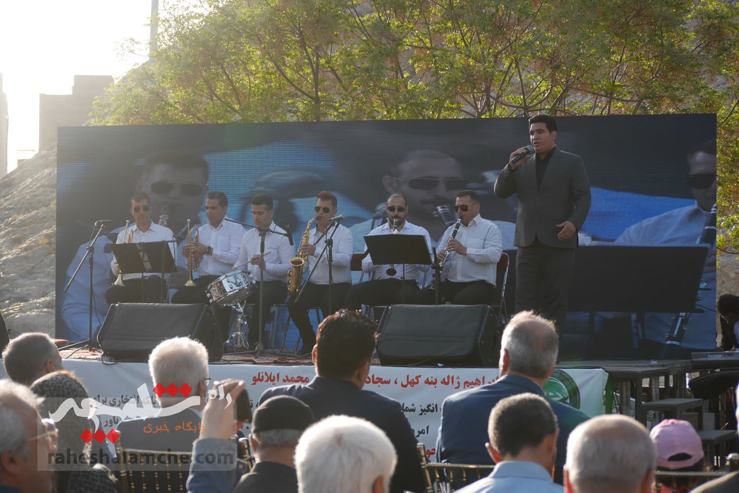 مراسم استقبال از کوهنوردان اورست در چشمهعلی شهر ری +تصاویر — تصویر 42