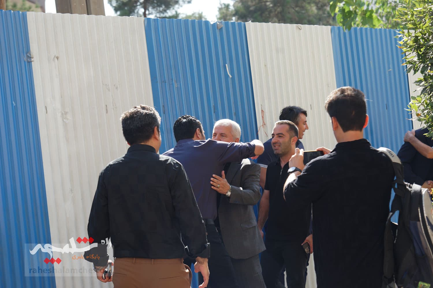 مراسم ختم پدر خداداد عزیزی چه کسانی بودند؟ +تصاویر(1) — تصویر 3