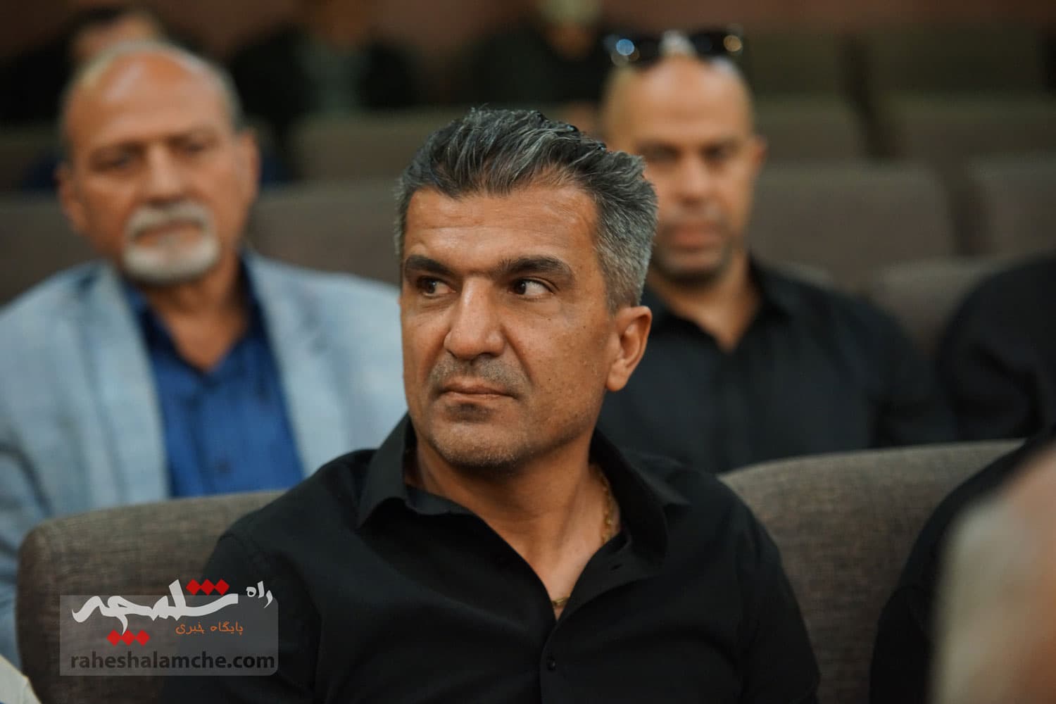 حضور بزرگان فوتبال کشور در ختم پدر خداداد عزیزی +تصاویر(2) — تصویر 28
