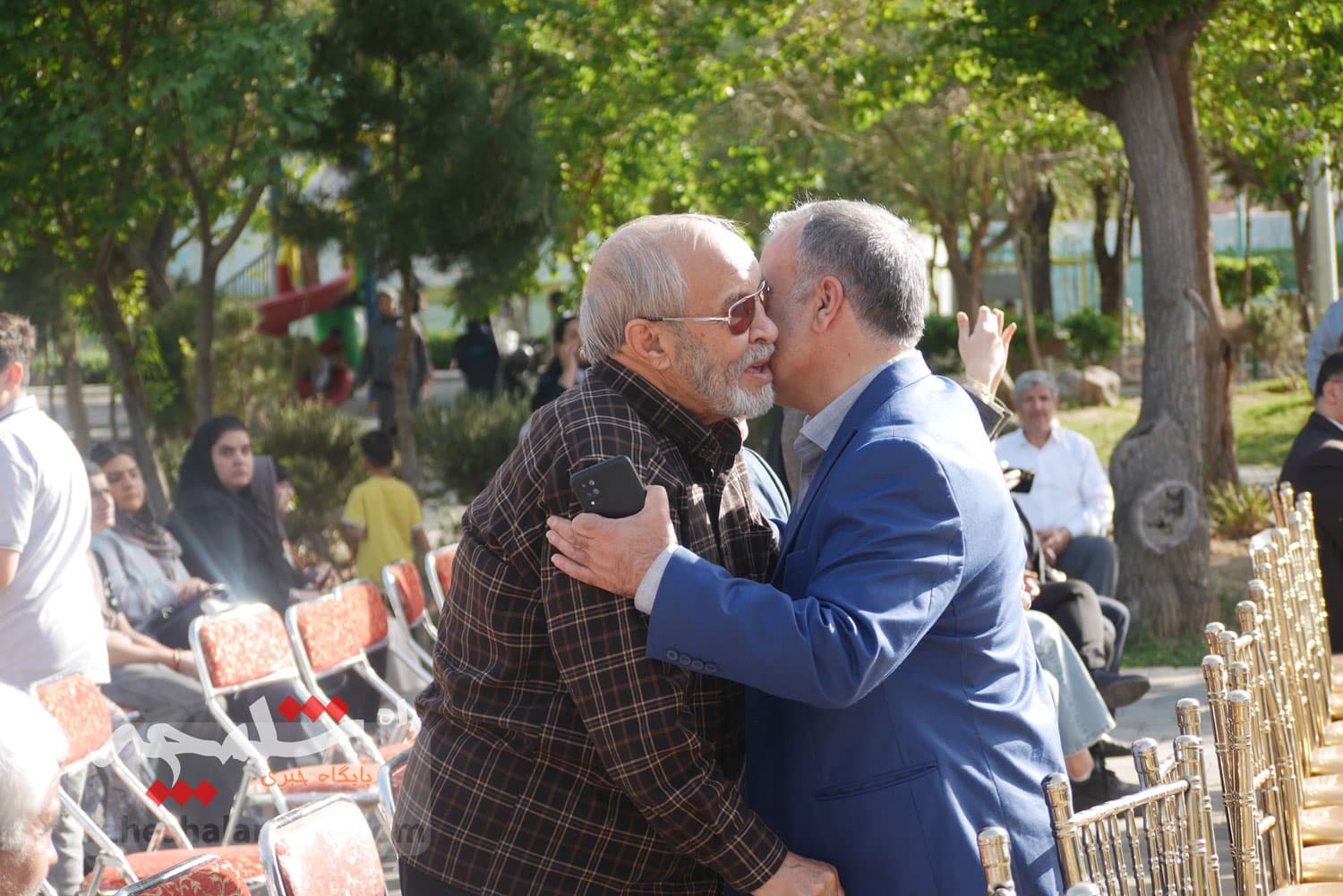 مراسم استقبال از کوهنوردان اورست در چشمهعلی شهر ری +تصاویر — تصویر 1