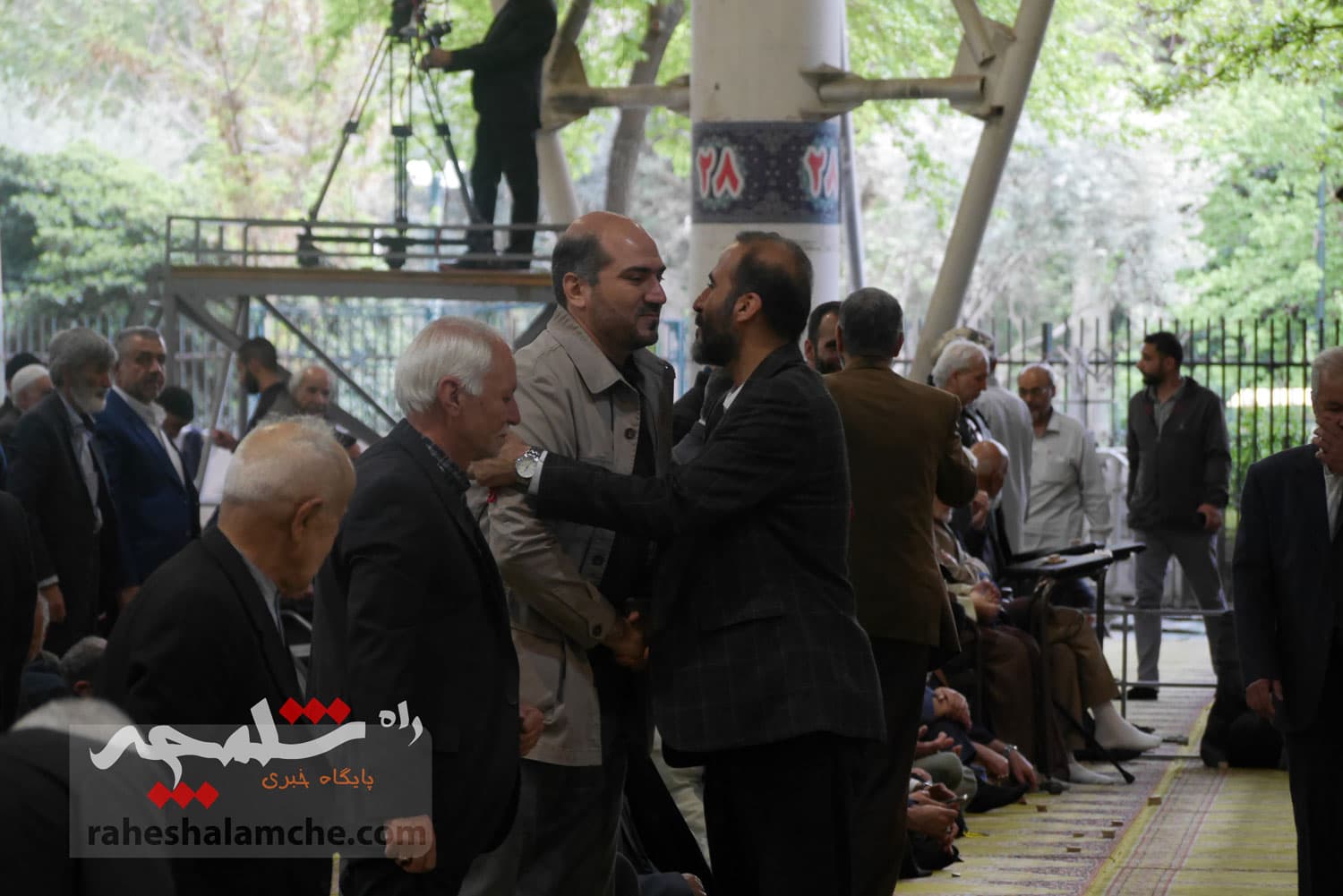 نماز جمعه 15 فروردین تهران برگزار شد +تصاویر — تصویر 39
