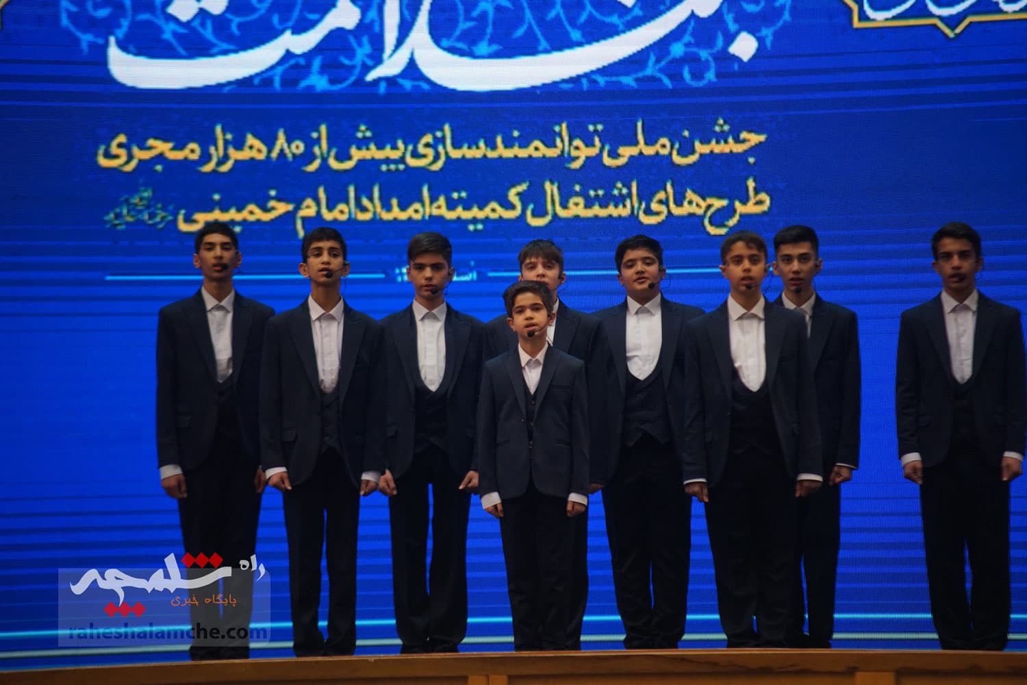 آیین تجلیل از طرحهای برگزیده اشتغال آفرین در کمیته امداد با حضور پزشکیان +تصاویر — تصویر 18