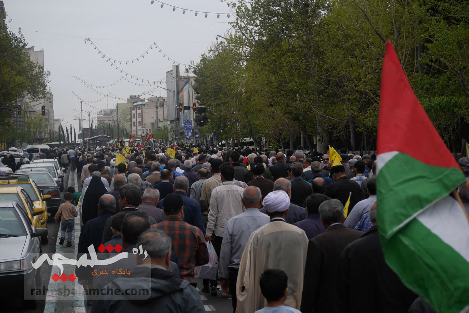 نماز جمعه 15 فروردین تهران برگزار شد +تصاویر — تصویر 88