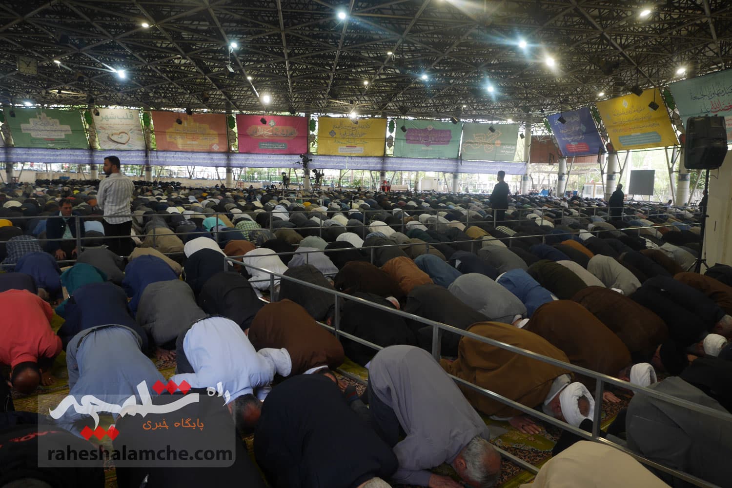 نماز جمعه 15 فروردین تهران برگزار شد +تصاویر — تصویر 71