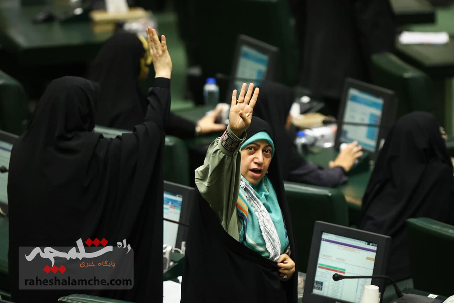 نشست علنی 2 تیر مجلس +تصاویر — تصویر 39