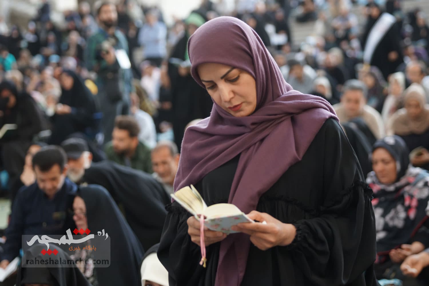مراسم دعای عرفه در مصلی امام خمینی(ره) برگزار شد +تصاویر — تصویر 62