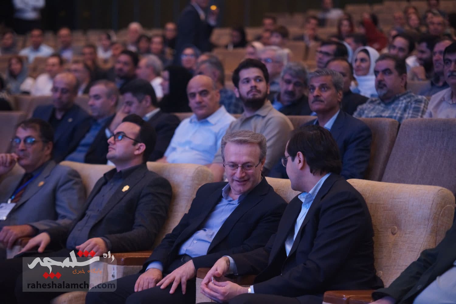 آیین گرامیداشت «روز پزشک» با حضور پزشکیان برگزار شد +تصاویر — تصویر 60