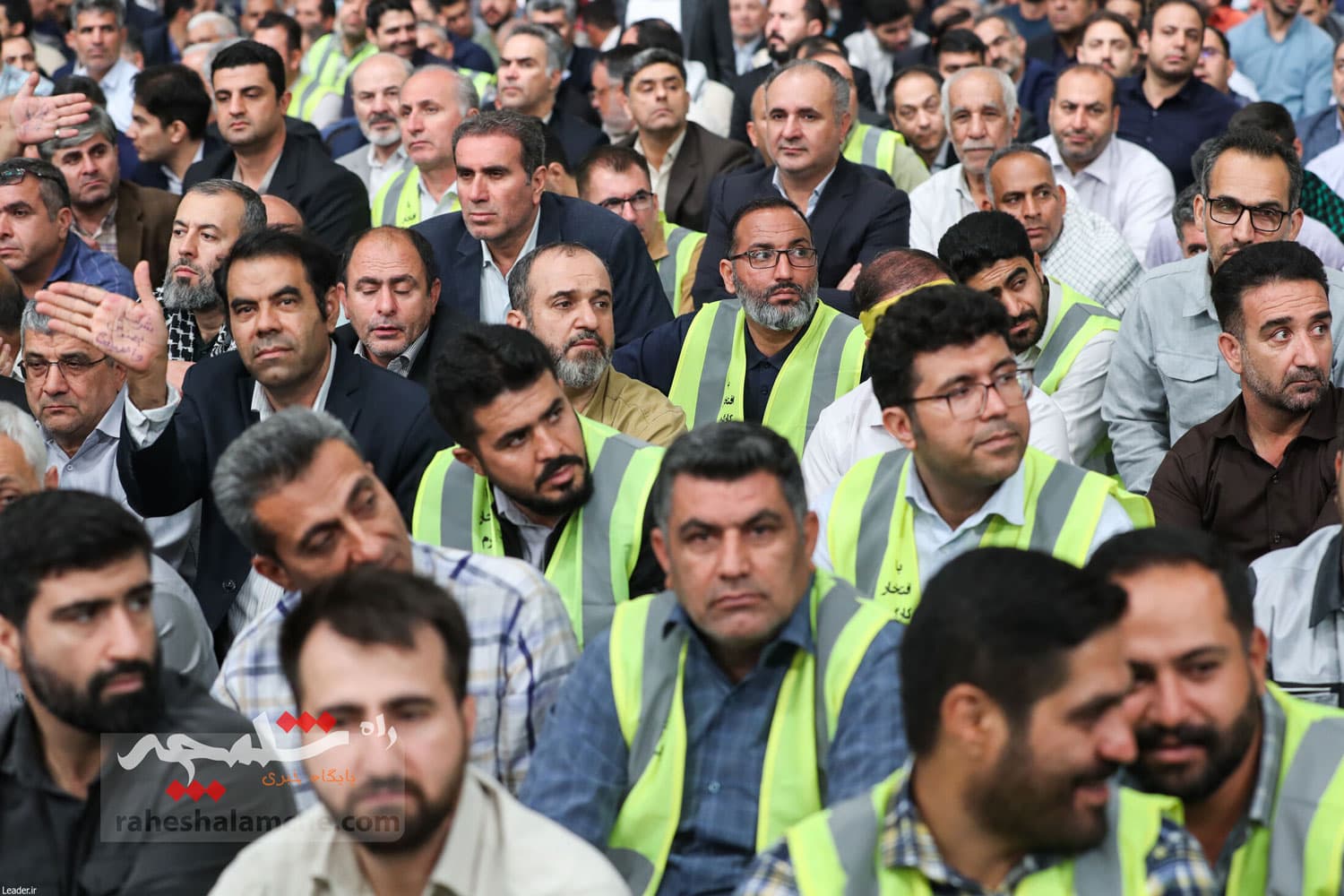 دیدار هزاران کارگر با رهبر انقلاب +تصاویر — تصویر 21