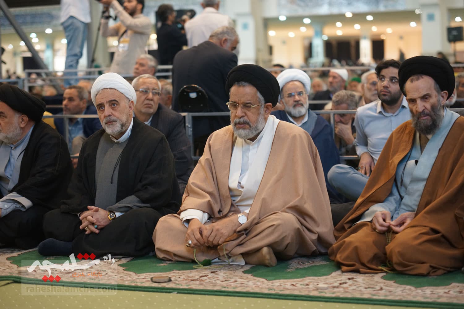 آخرین نماز جمعه تهران در سال 403 برگزار شد+تصاویر — تصویر 55